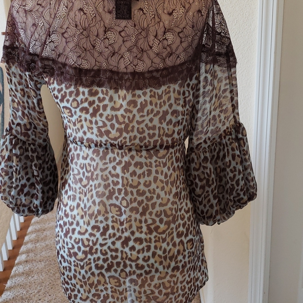BCBG MAXIAZIRIA BLOUSE - Picture 6 of 7